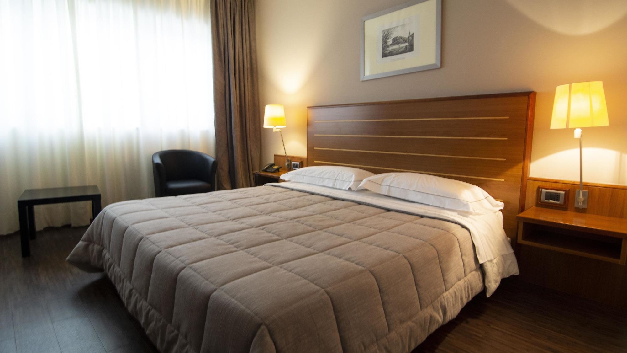 B&B Hotel Cuneo Cristal Dış mekan fotoğraf