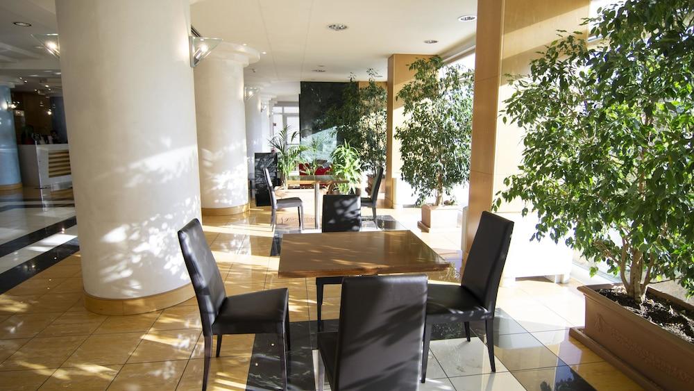 B&B Hotel Cuneo Cristal Dış mekan fotoğraf