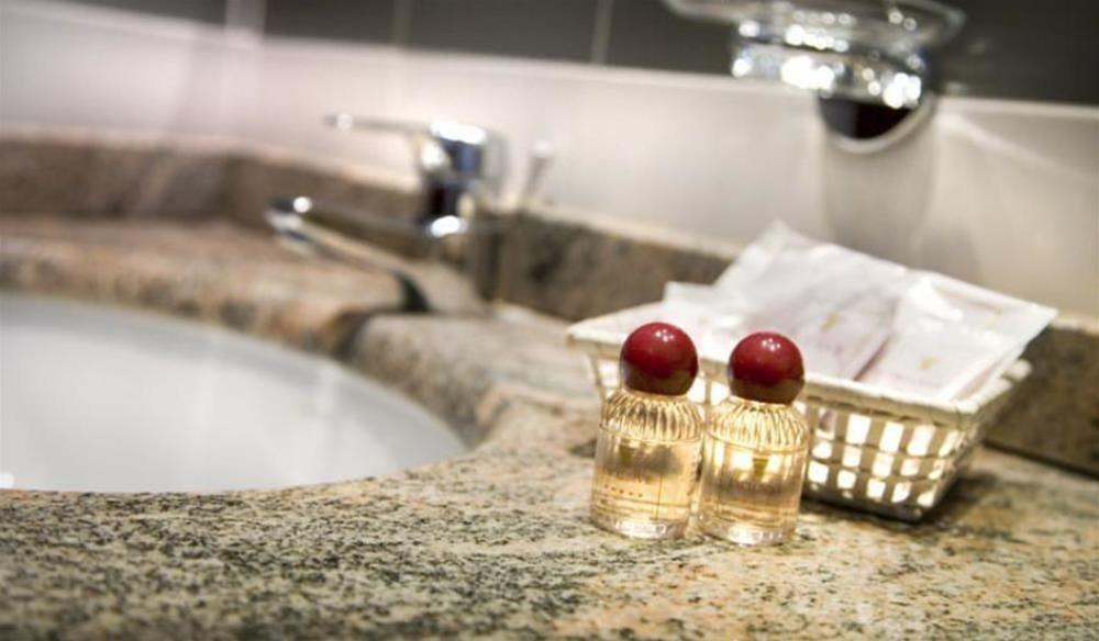 B&B Hotel Cuneo Cristal Dış mekan fotoğraf