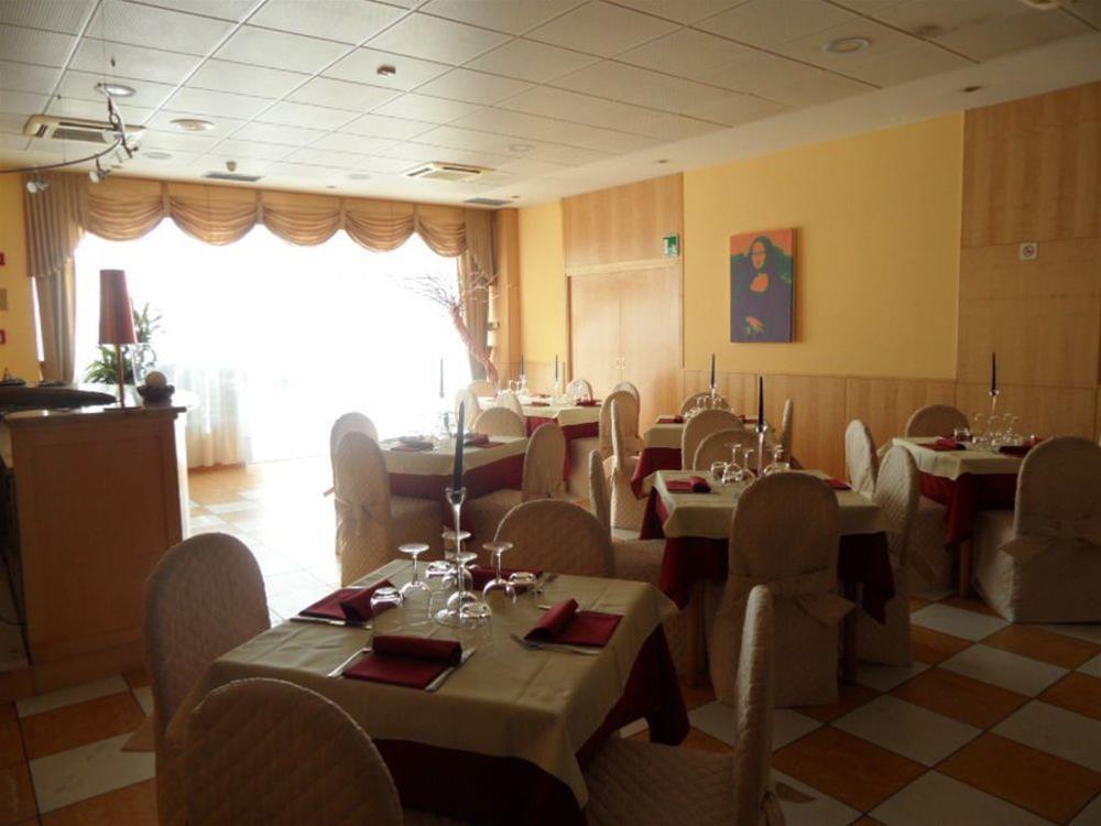 B&B Hotel Cuneo Cristal Dış mekan fotoğraf